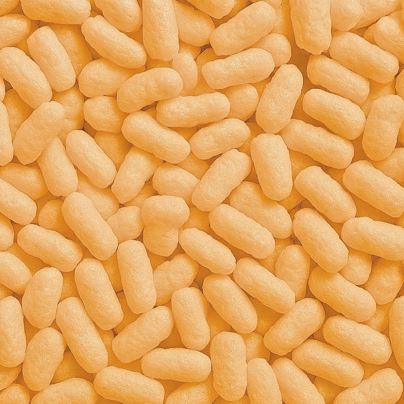 Nahaufnahme von orangem Skropak in Zylinderform – umweltfreundliches Füllmaterial für Kartons.